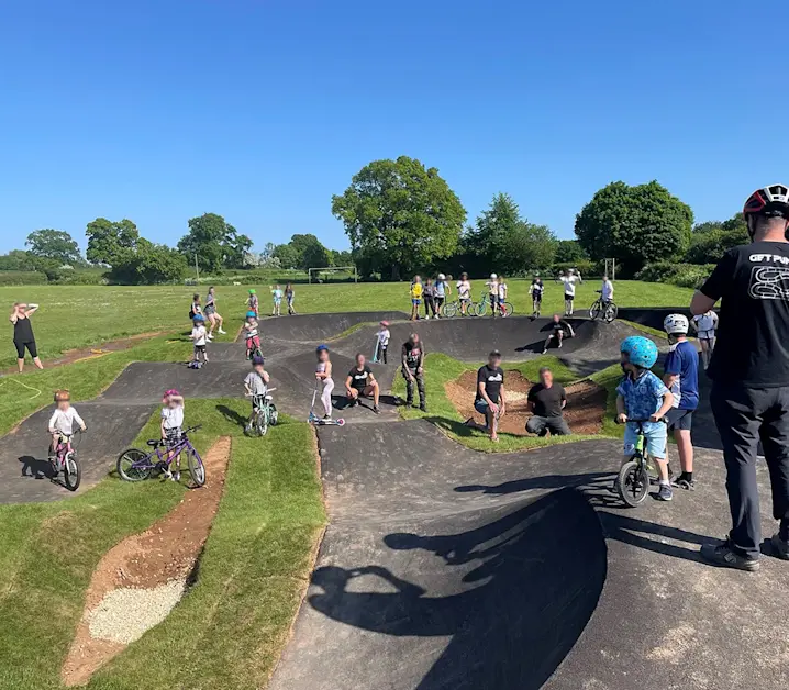 Giving back: Helen’s volunteering story