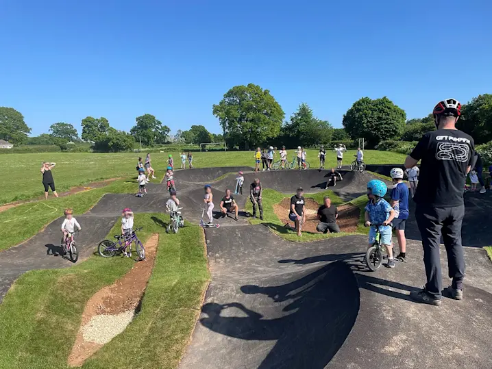 Giving back: Helen’s volunteering story