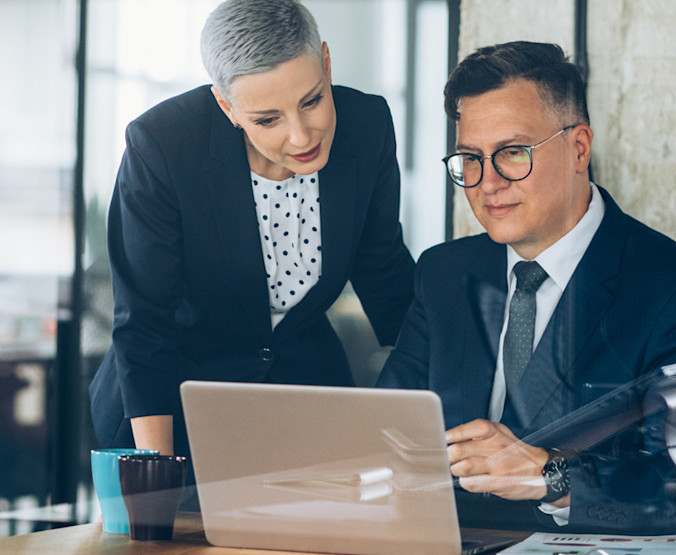 iStock-1172505307 Discussing business result-800x800