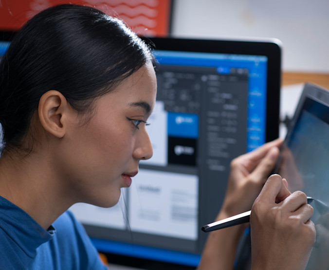 GettyImages-1415925077-Graphic-artist-layout-2000x1846