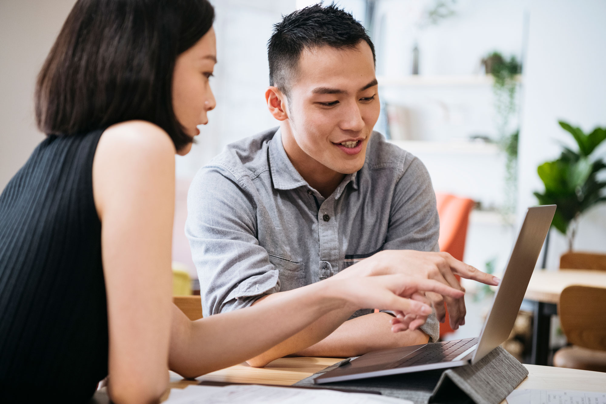 GettyImages-1154411502-Viewing-document-on-laptop