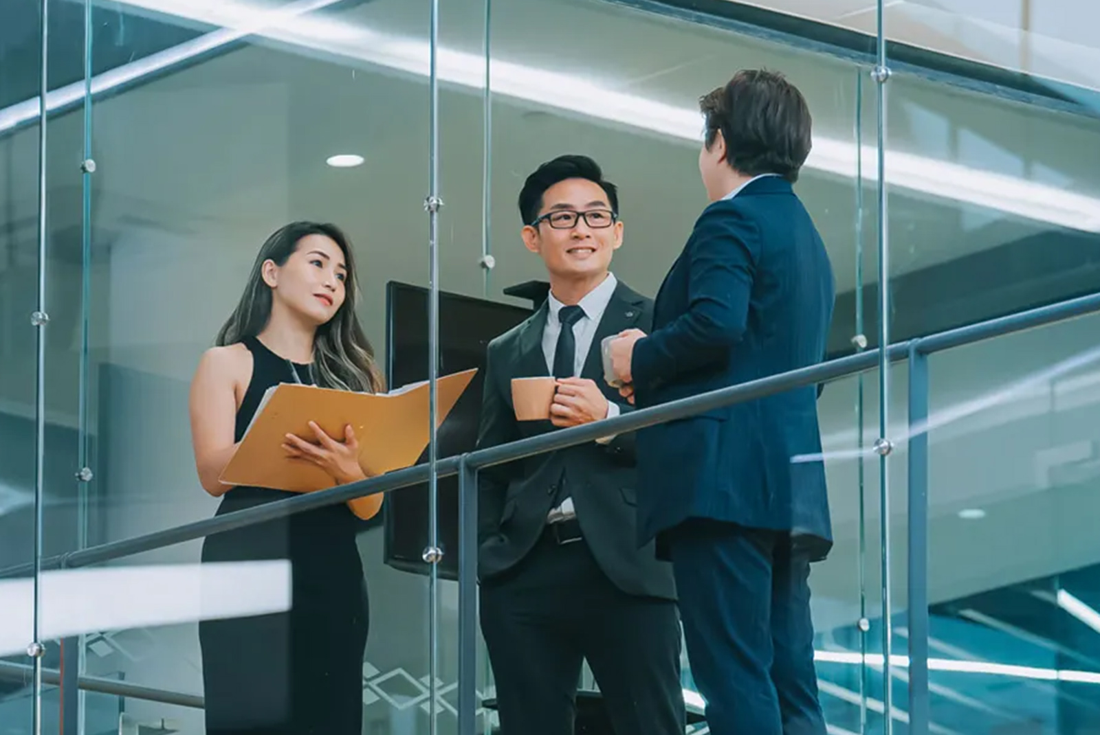 GettyImages-1392049389-HK-meeting-1600