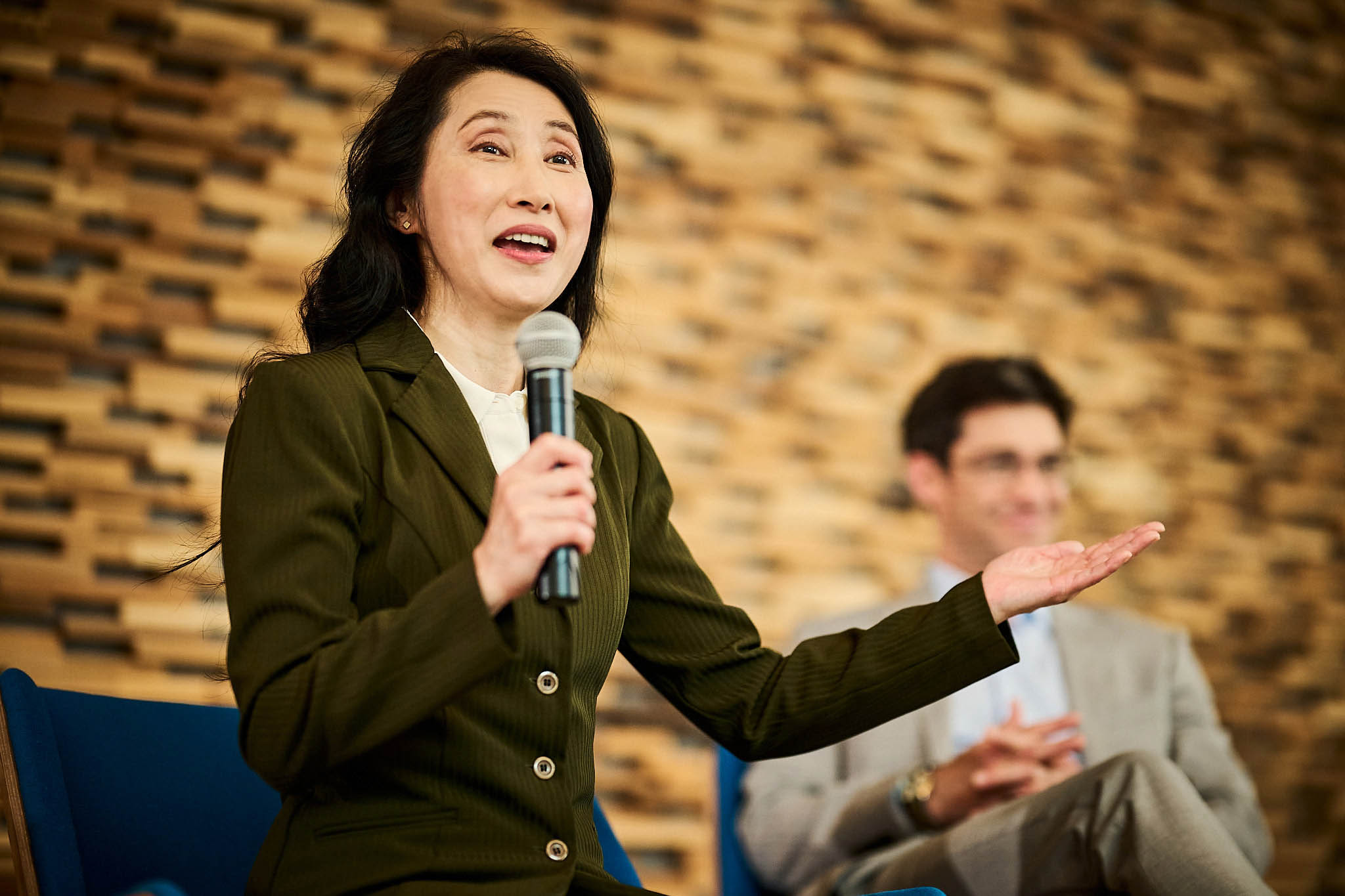 Investor-relations-section5-featured-content