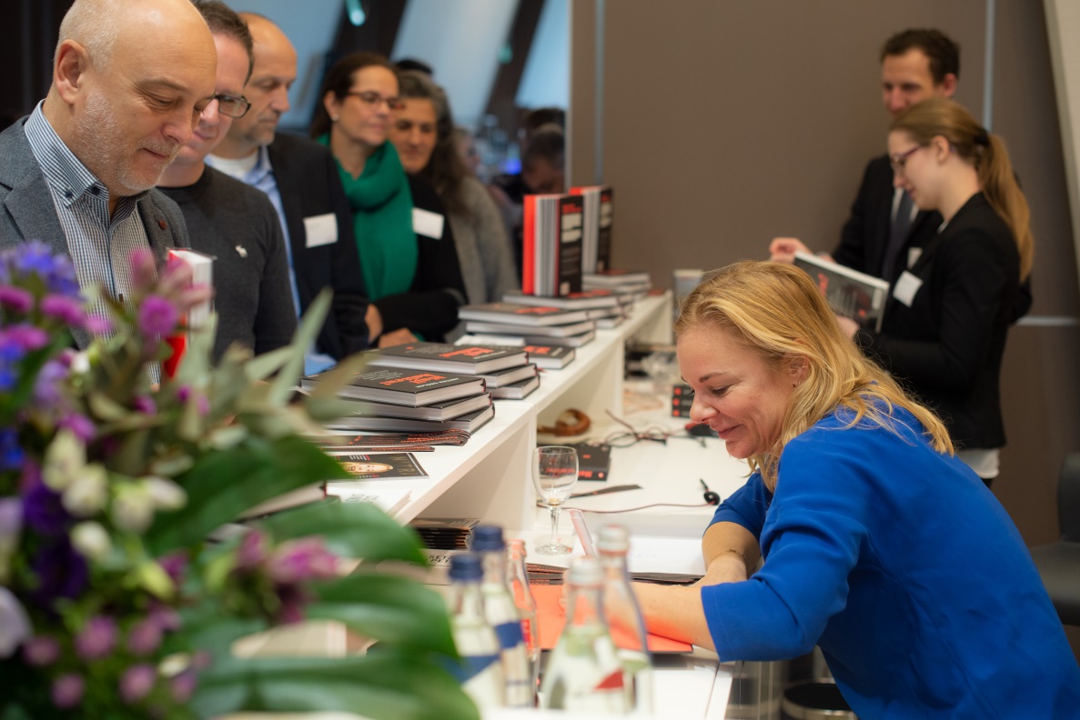 hvms_tag2_impulsvortrag signieren